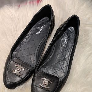A120- 💯 % Chanel Quilted Flats